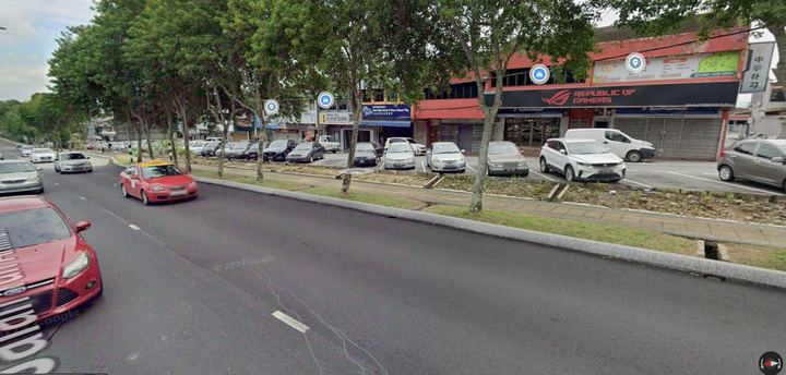 Street view of Jalan Nakhoda x, Taman Ungku Tun Aminah