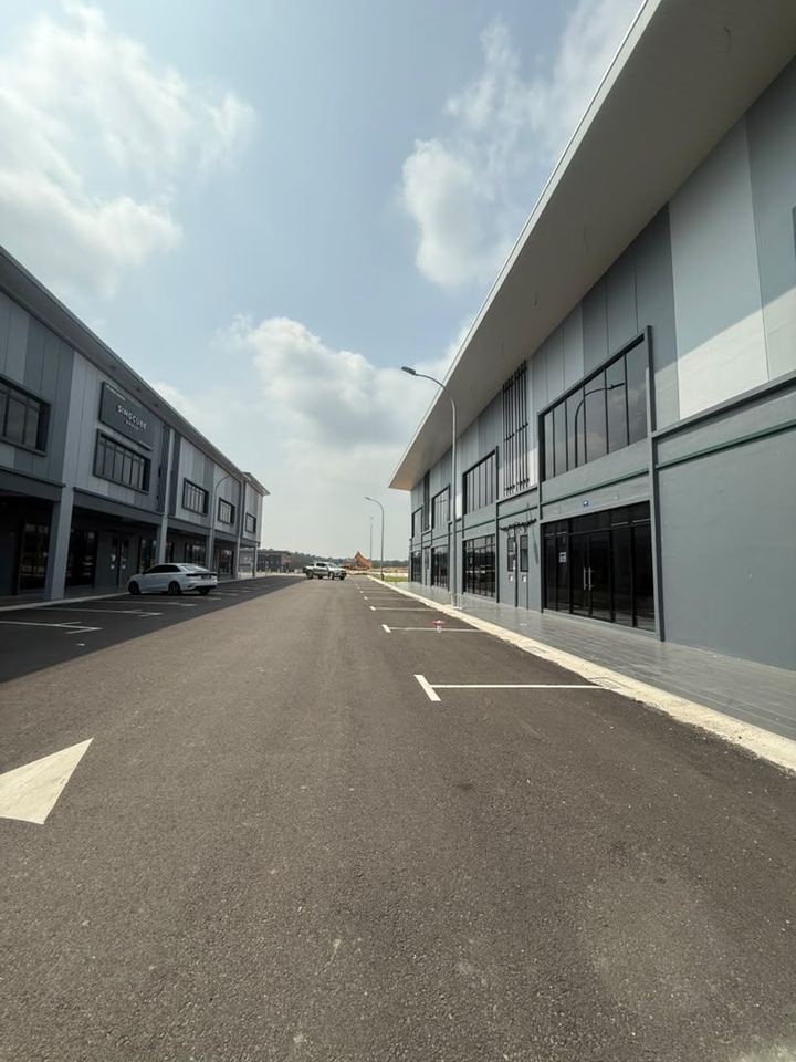 Street view of 1.5-Storey Factory, Taman Perindustrian Muhibah